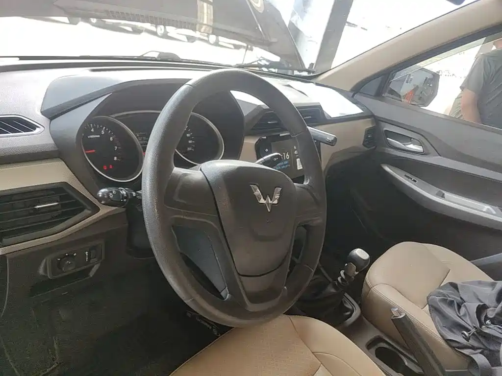 Wuling Hongguang — миниатюра 11