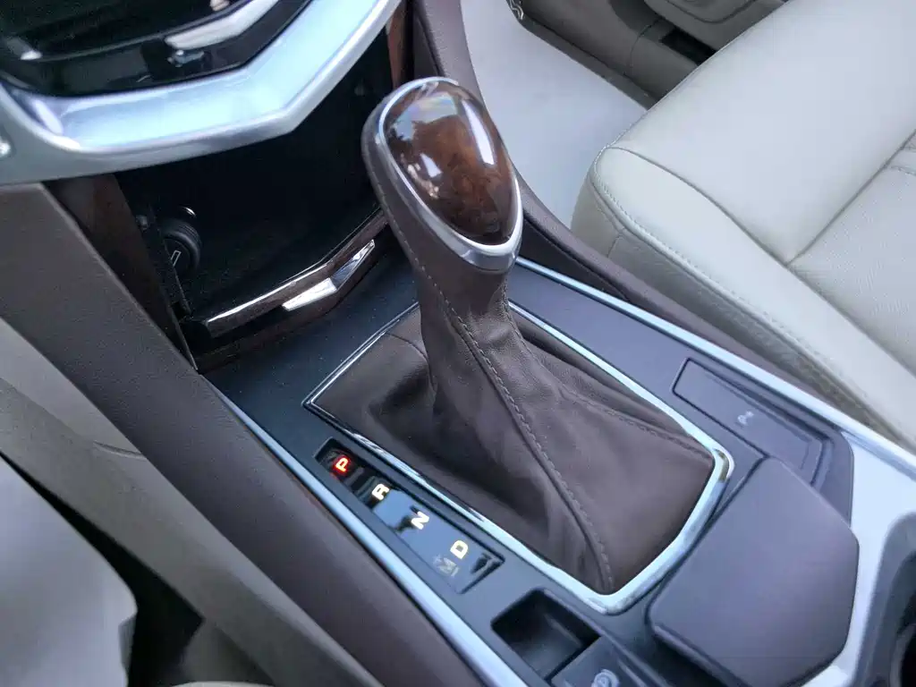 Cadillac SRX — миниатюра 15