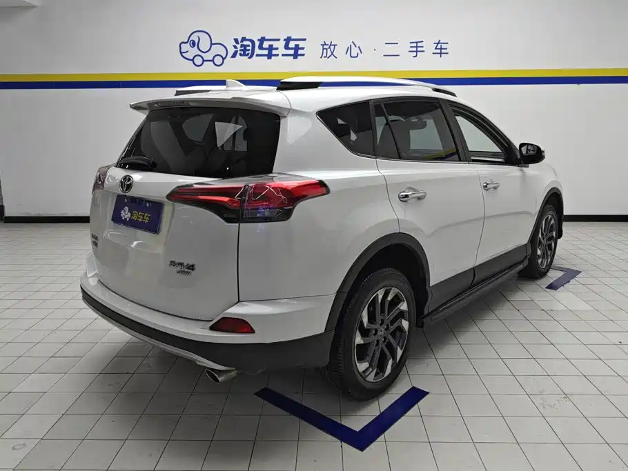 Toyota RAV4 — миниатюра 3