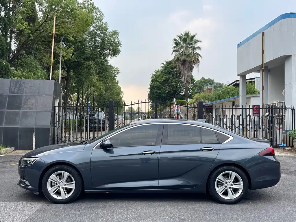 Buick Regal — миниатюра 8
