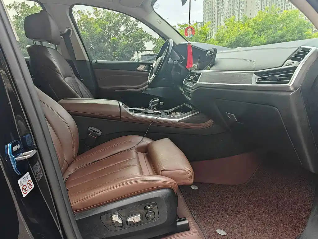 BMW X7 — миниатюра 27