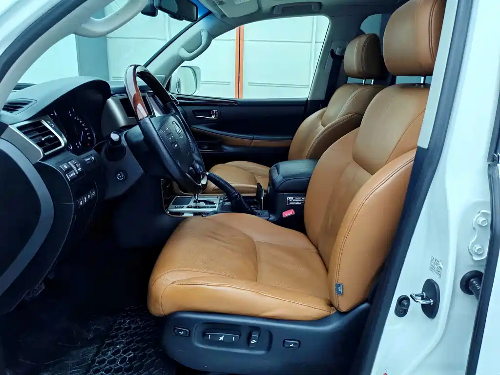 Lexus LX — миниатюра 5