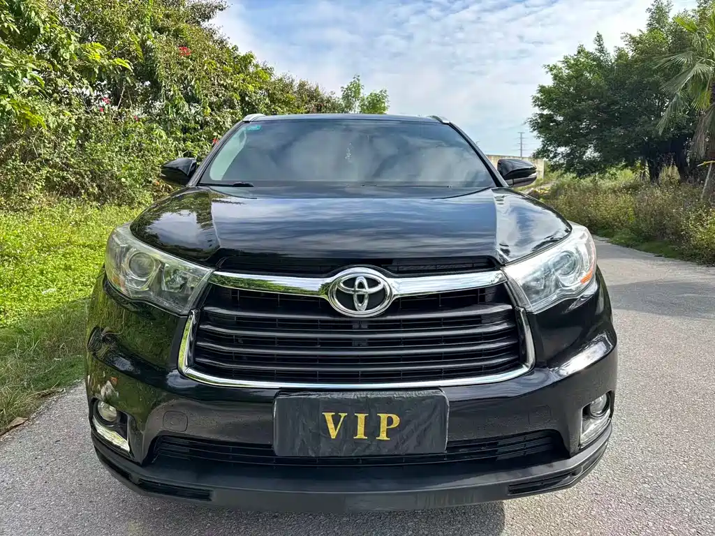 TOYOTA HIGHLANDER