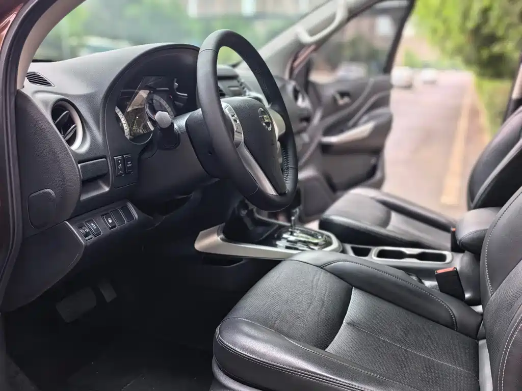 Nissan Navara — миниатюра 7