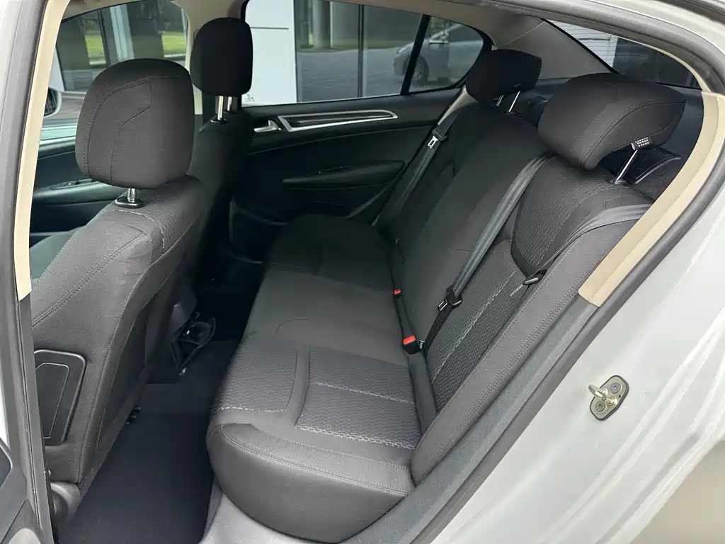 Peugeot 308 — миниатюра 7