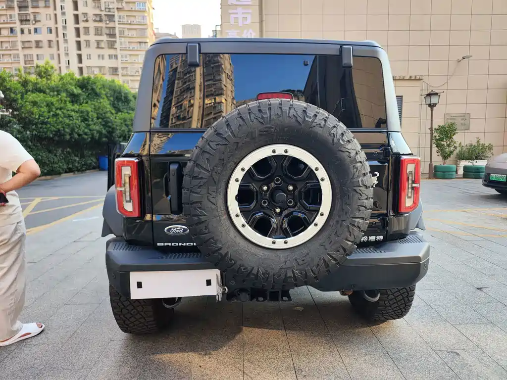 Ford Bronco — миниатюра 21