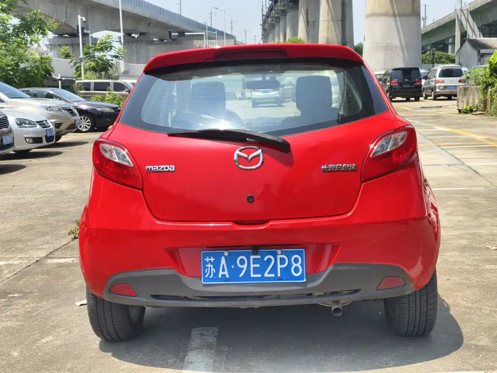 Mazda 2 — миниатюра 3