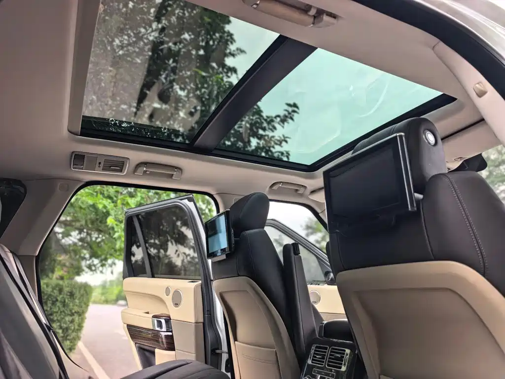 Land Rover Range Rover — миниатюра 15