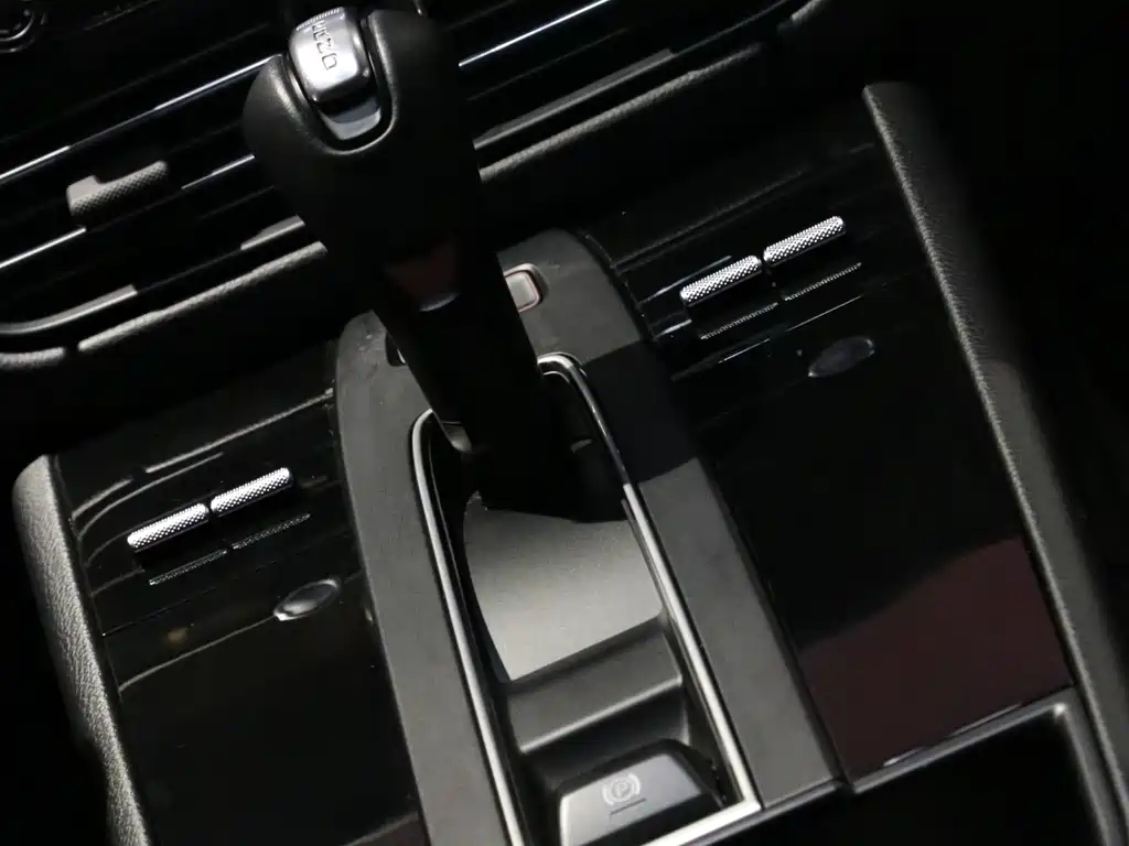 Porsche Macan — миниатюра 10