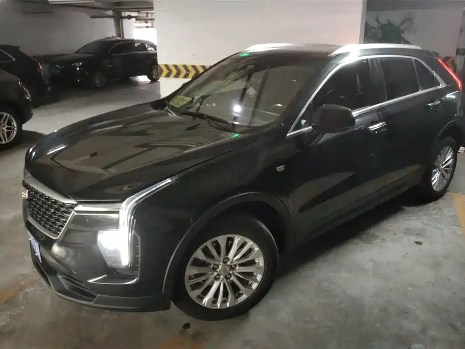 CADILLAC XT4
