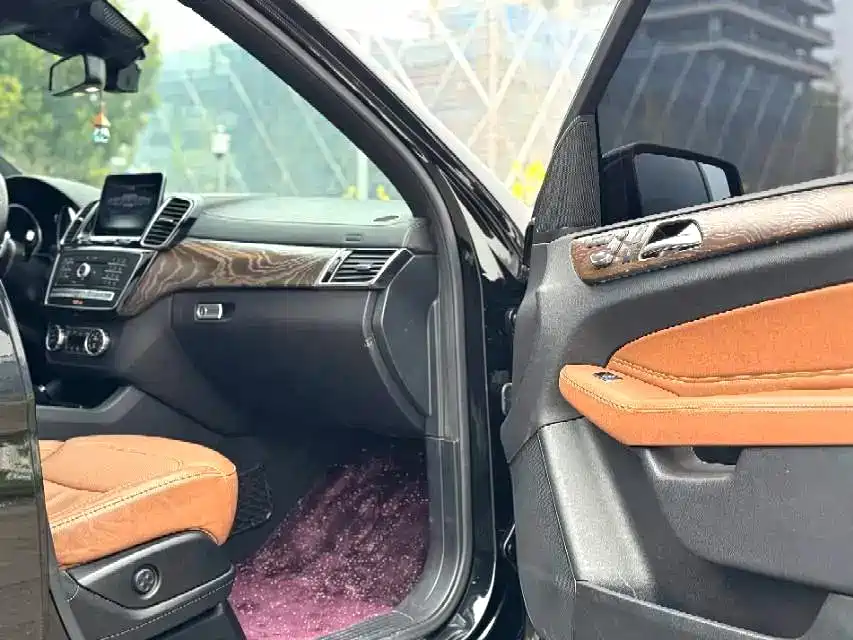 Mercedes-Benz GLS — миниатюра 9
