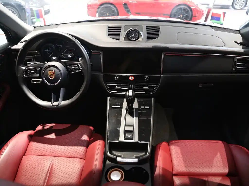 Porsche Macan — миниатюра 9
