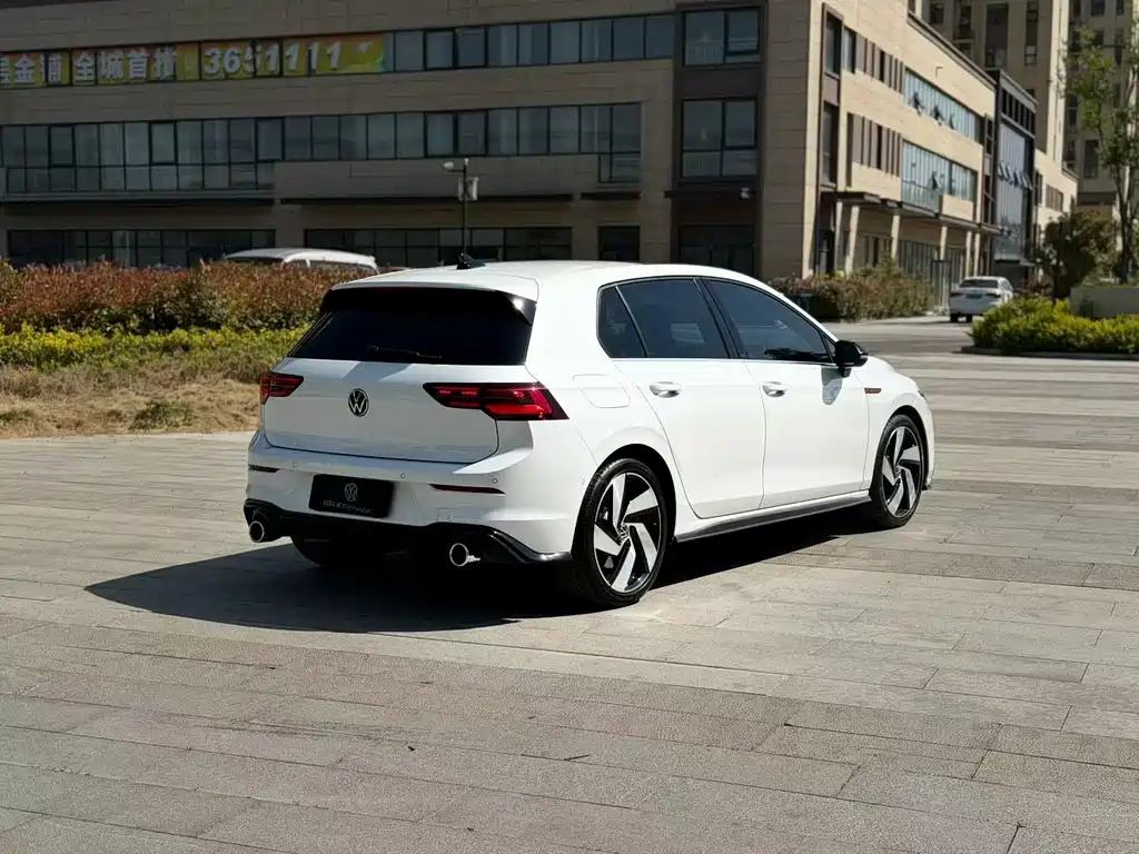 Volkswagen Golf GTI — миниатюра 7