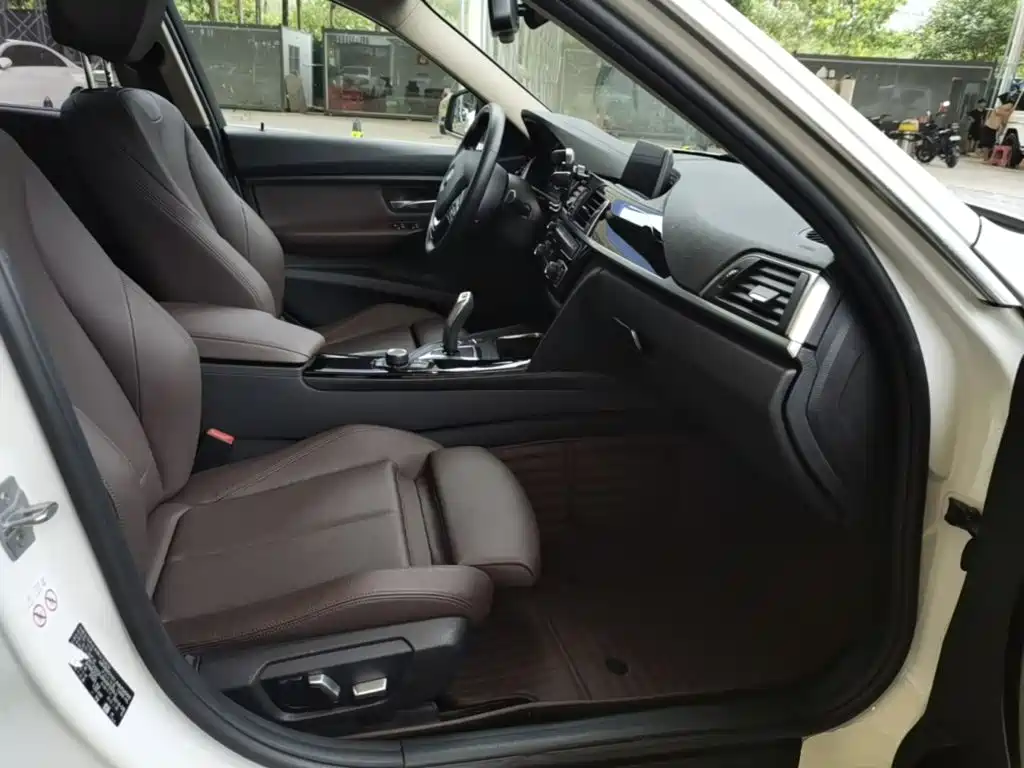 BMW 3 Series — миниатюра 25
