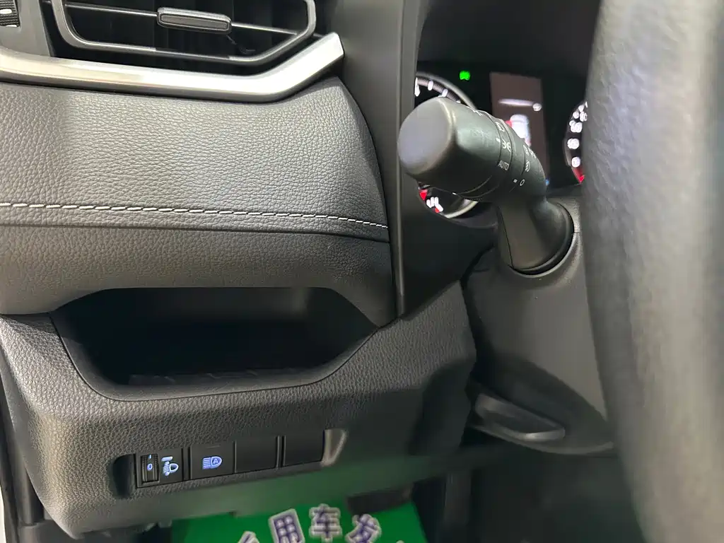 Toyota RAV4 — миниатюра 8