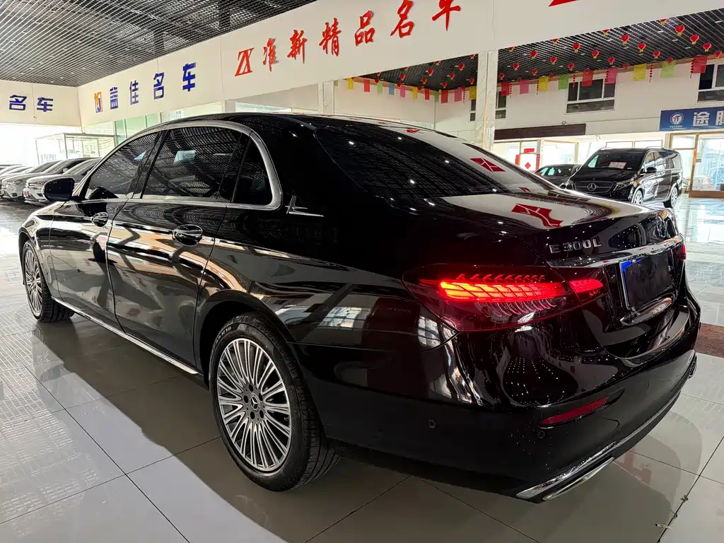 Mercedes-Benz E-Class — миниатюра 15