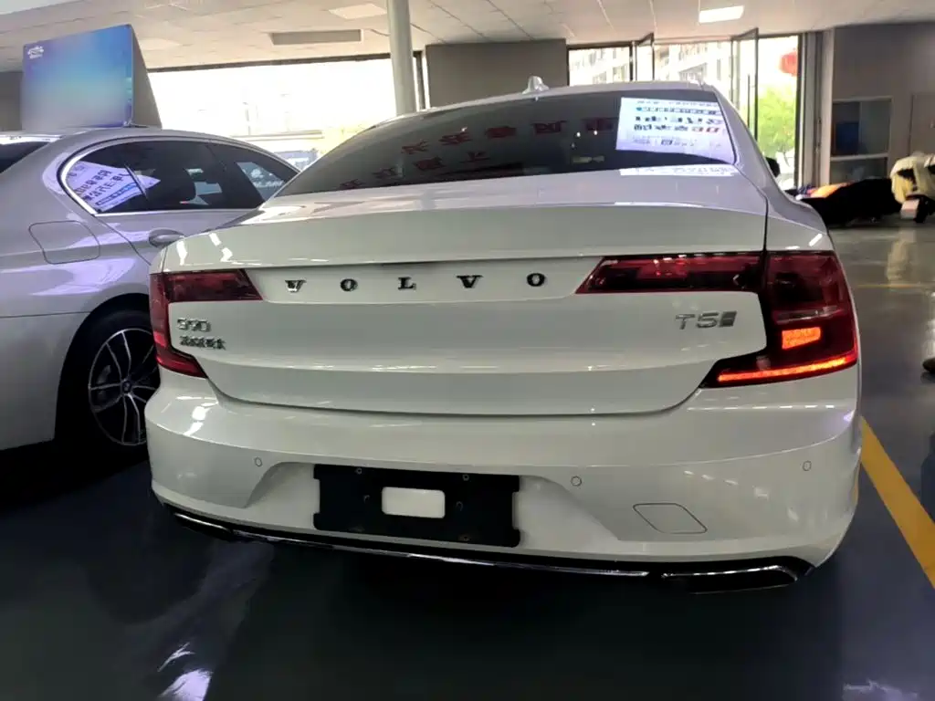 Volvo S90 — миниатюра 6