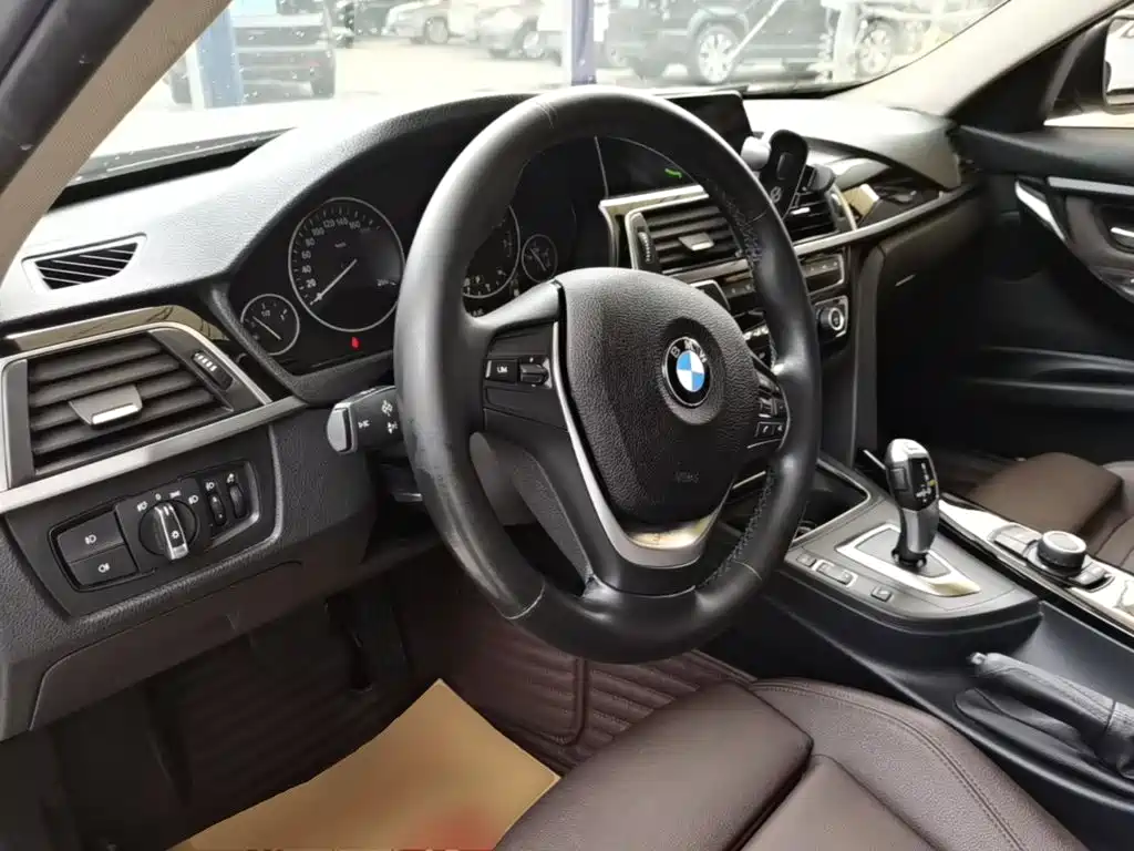 BMW 3 Series — миниатюра 10