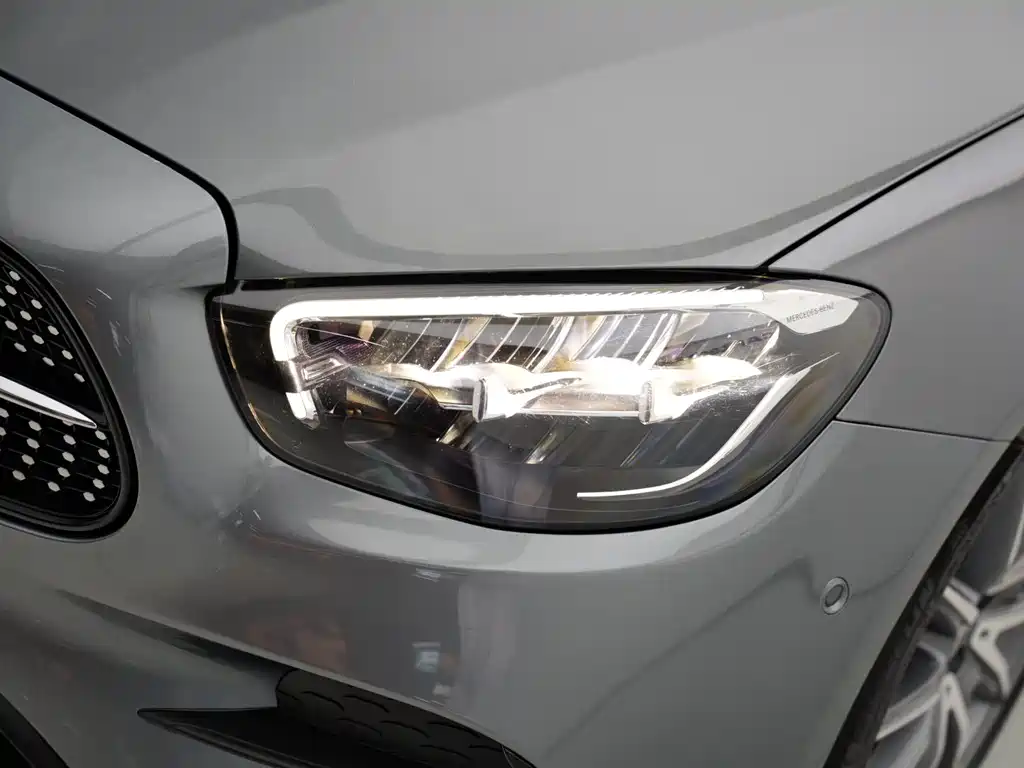 Mercedes-Benz E-Class (Import) — миниатюра 22
