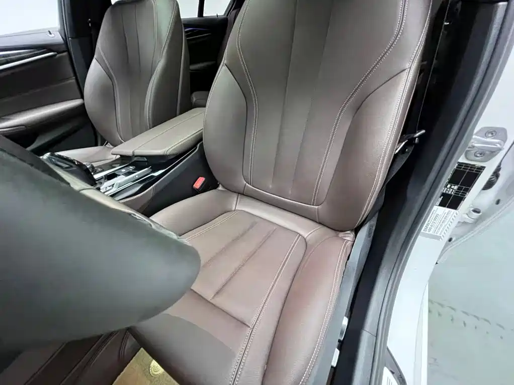 BMW 5 Series — миниатюра 4