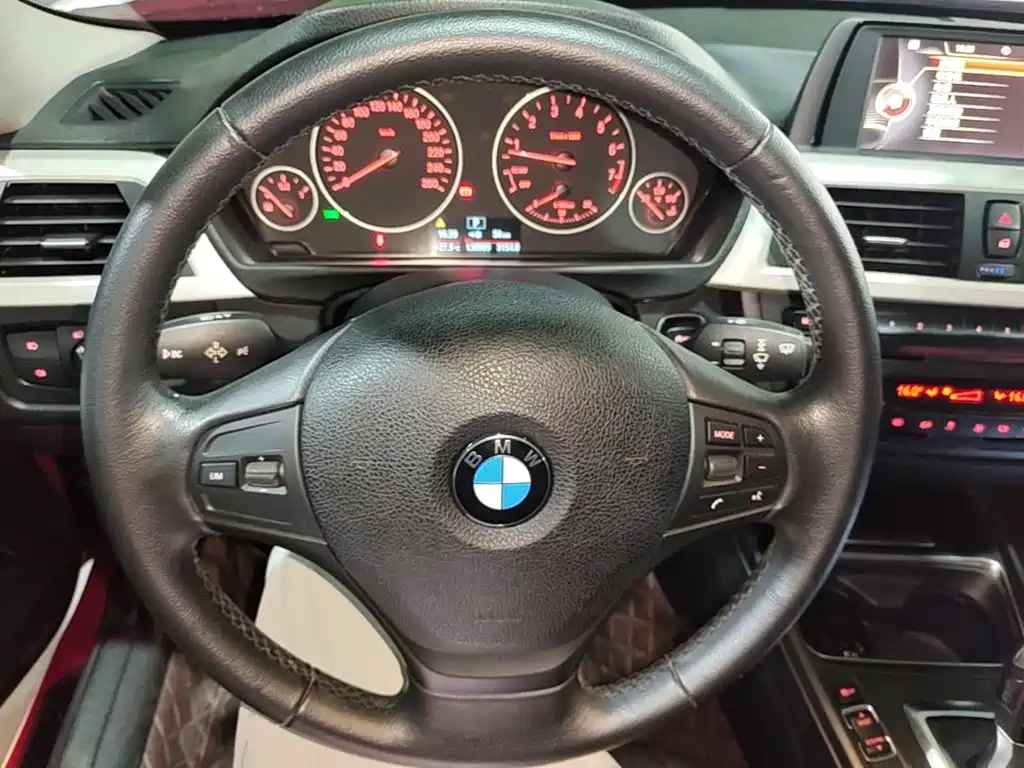 BMW 3 Series — миниатюра 11