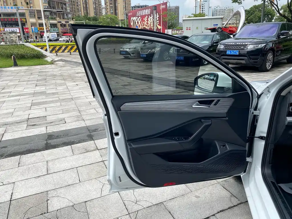 Volkswagen Sagitar — миниатюра 10