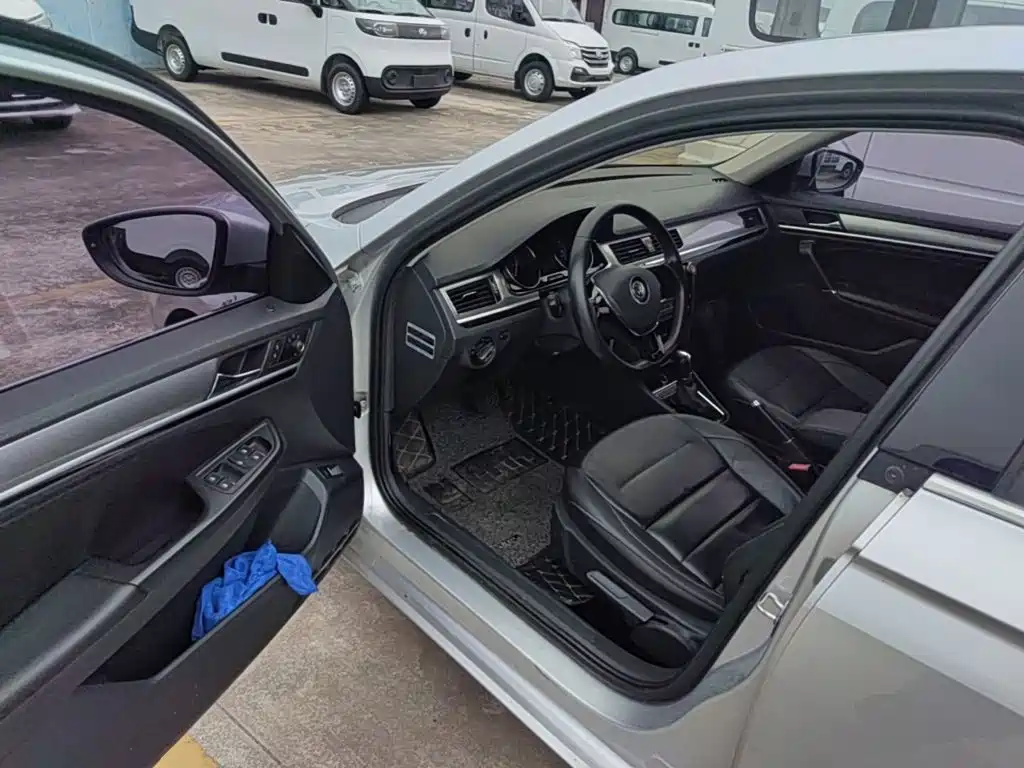 Volkswagen Bora — миниатюра 12