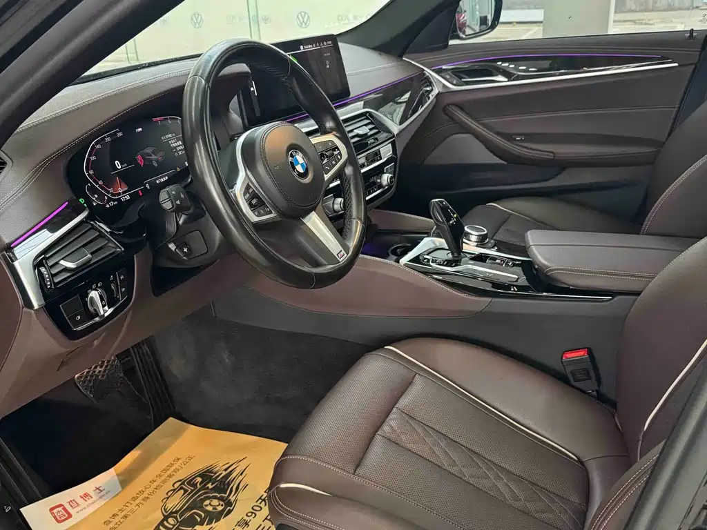 BMW 5 Series — миниатюра 8