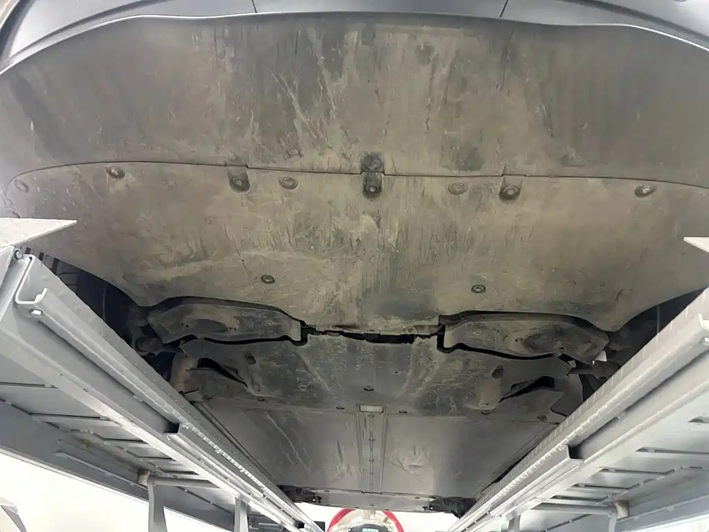 Tesla Model Y — миниатюра 26