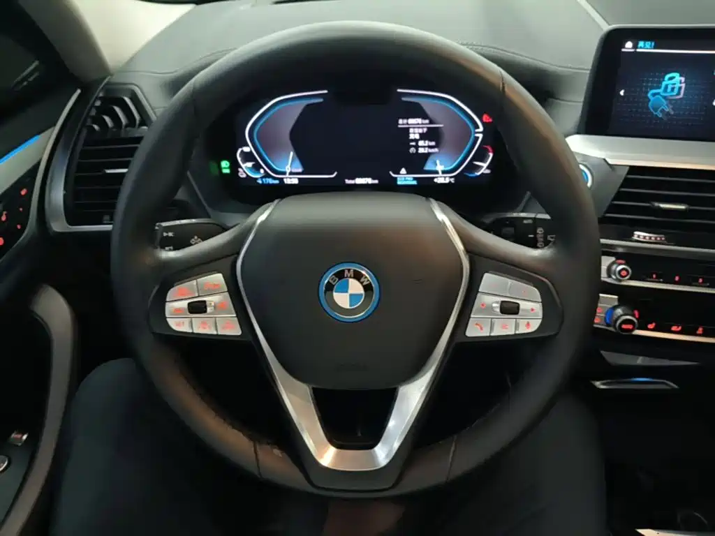 BMW iX3 — миниатюра 11