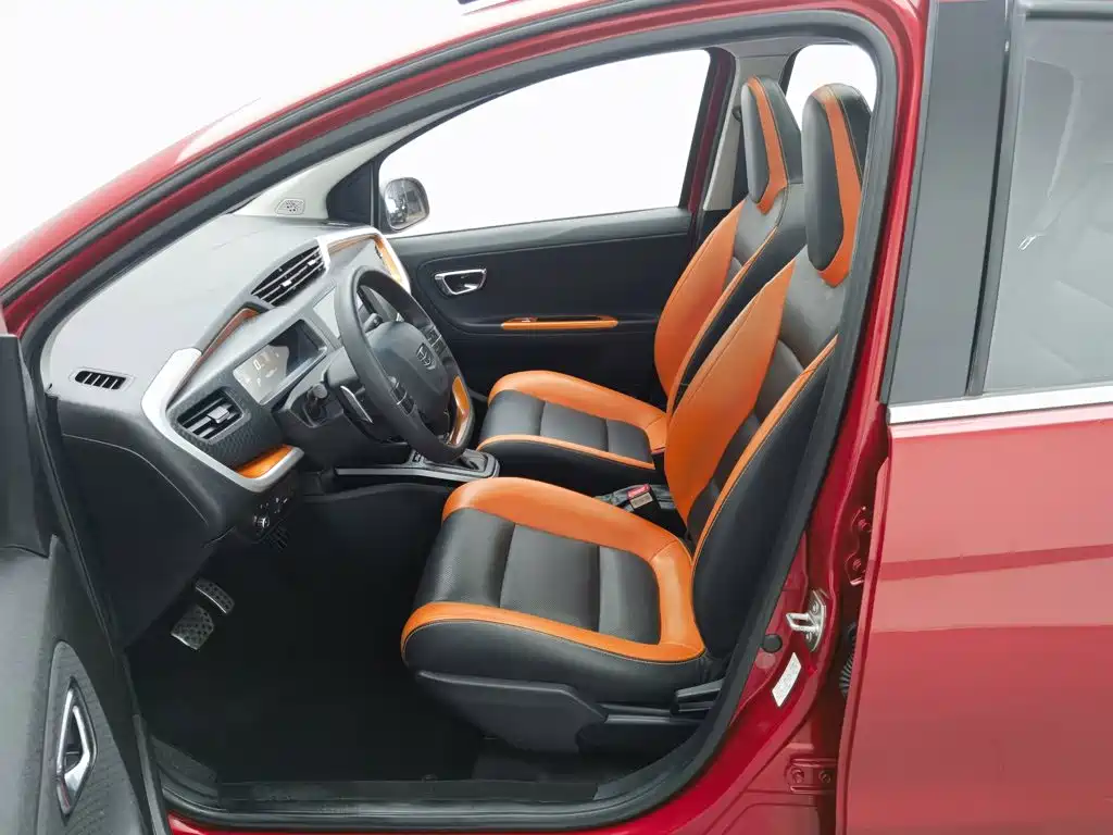 Geely Vision X1 — миниатюра 10