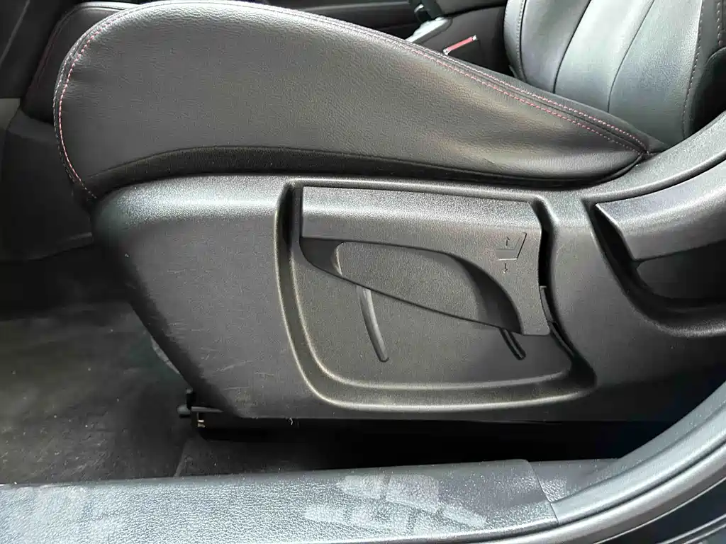 Nissan Qashqai — миниатюра 13