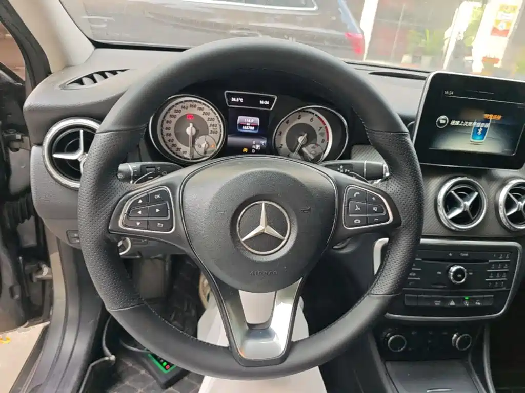 Mercedes-Benz GLA — миниатюра 11