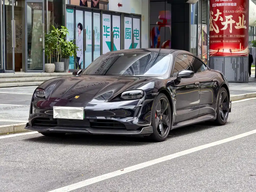 Porsche Taycan 2021