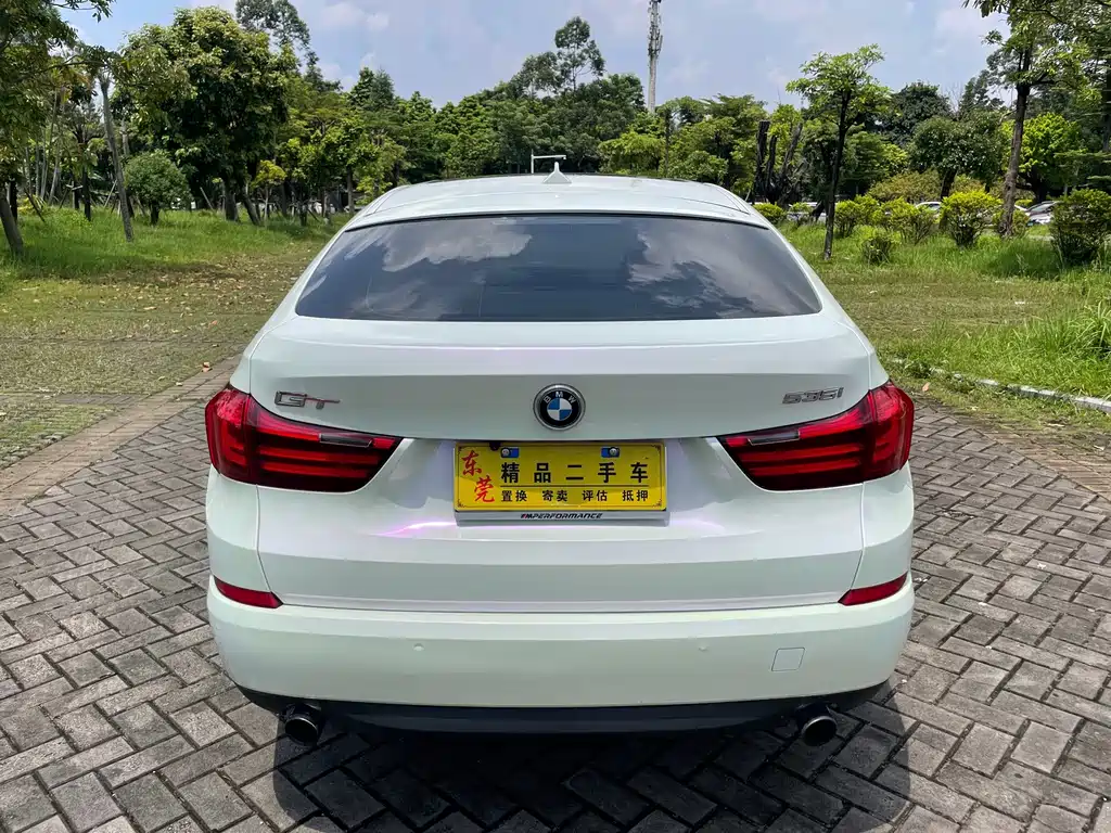 BMW 5 Series GT — миниатюра 6