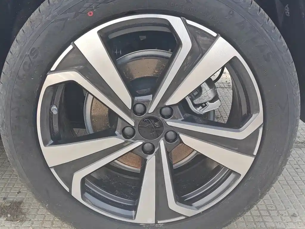 GEELY AUTOMOBILE BOYUE L