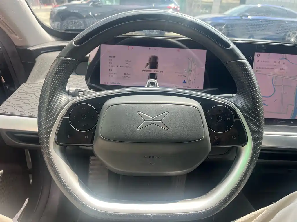 XPeng P7 — миниатюра 13