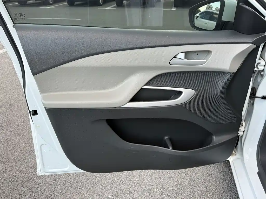 Chevrolet Sail — миниатюра 11