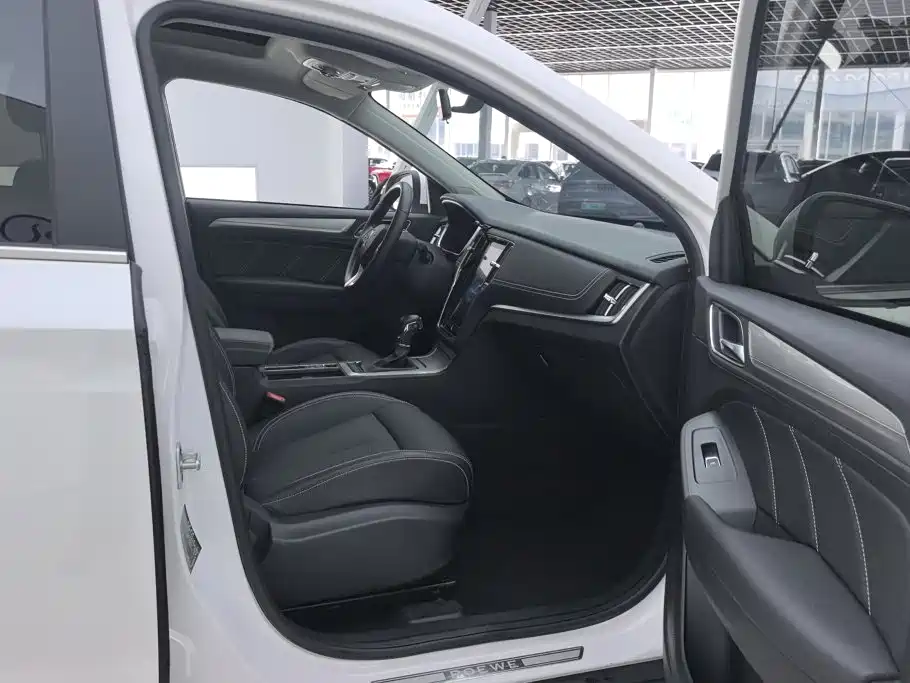 Roewe RX5 New Energy — миниатюра 8