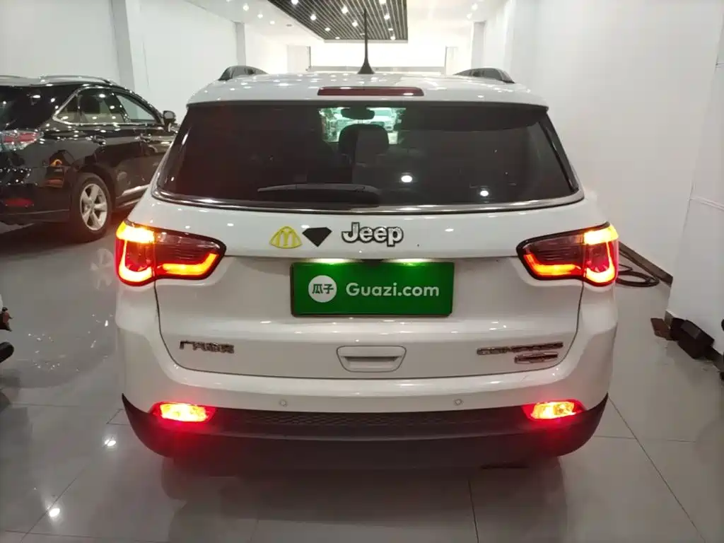 Jeep Compass — миниатюра 6