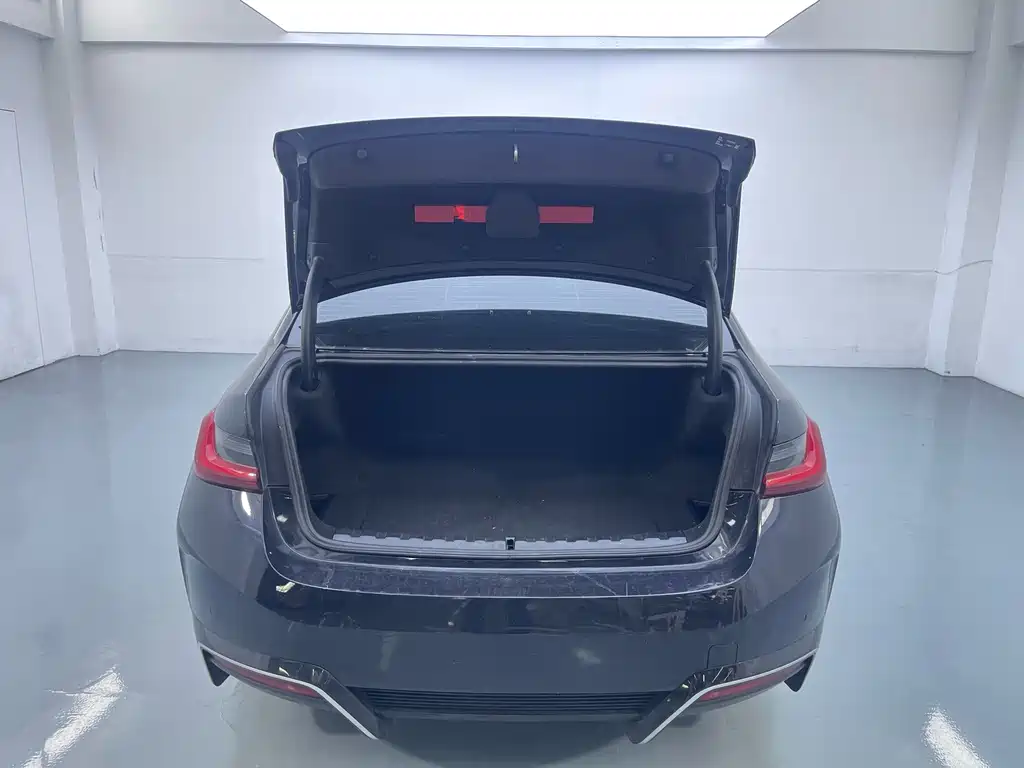BMW i3 — миниатюра 12