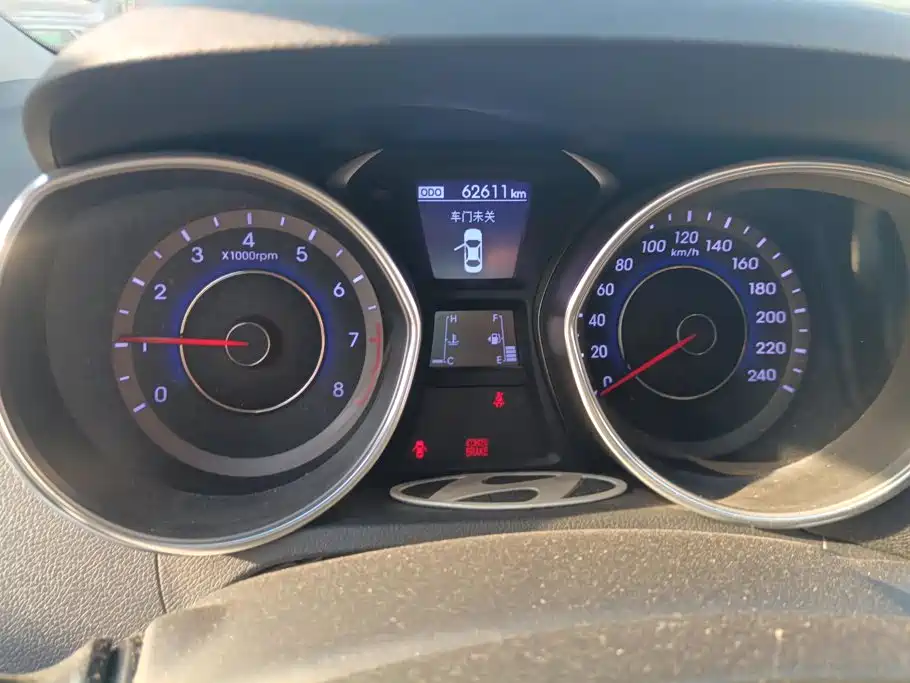 Hyundai Elantra Langdong — миниатюра 14