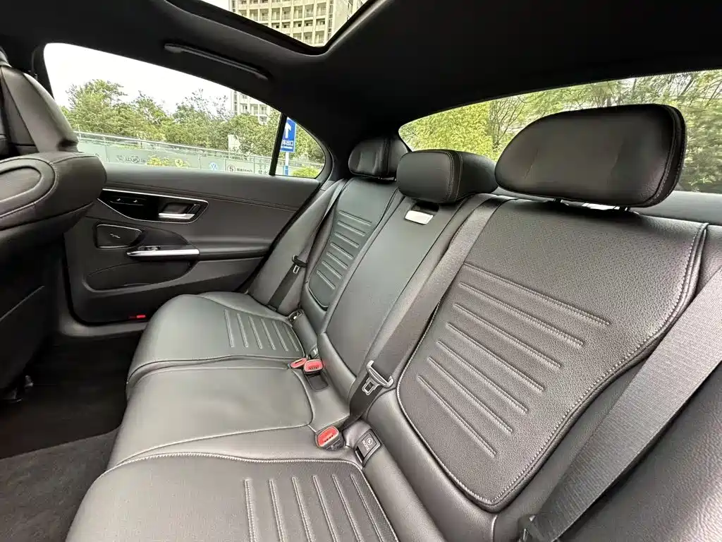 Mercedes-Benz C-Class — миниатюра 19