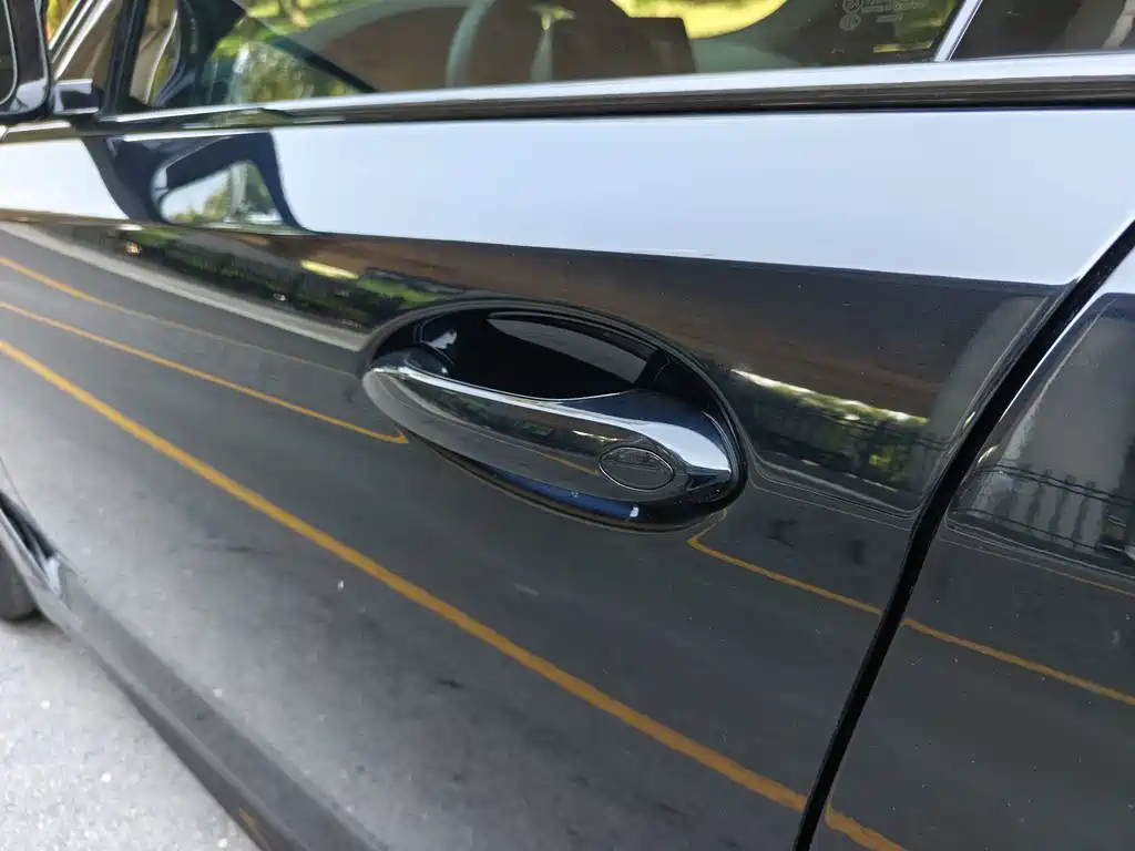 BMW 5 Series — миниатюра 12