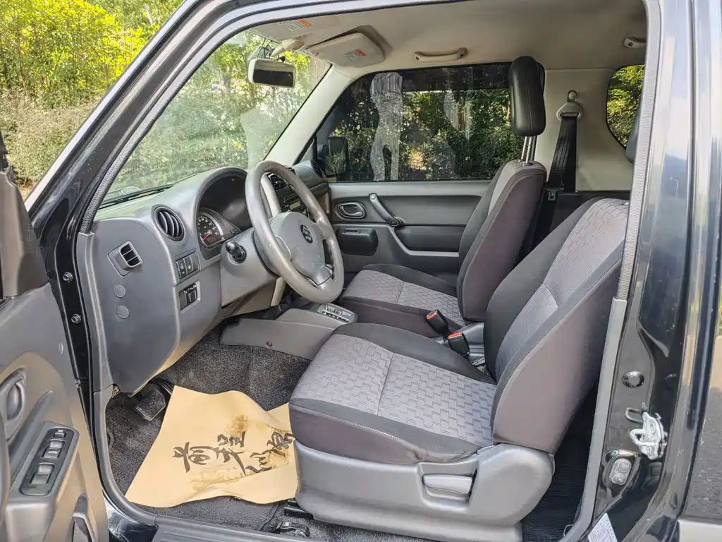 Suzuki Jimny — миниатюра 7