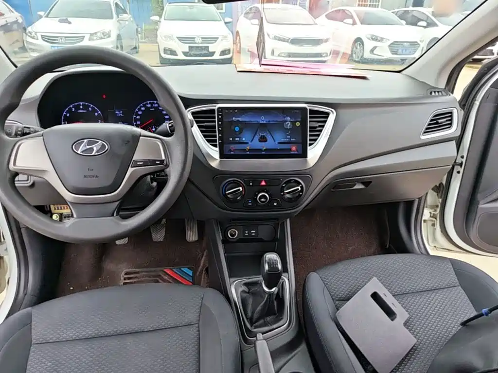Hyundai Verna — миниатюра 10
