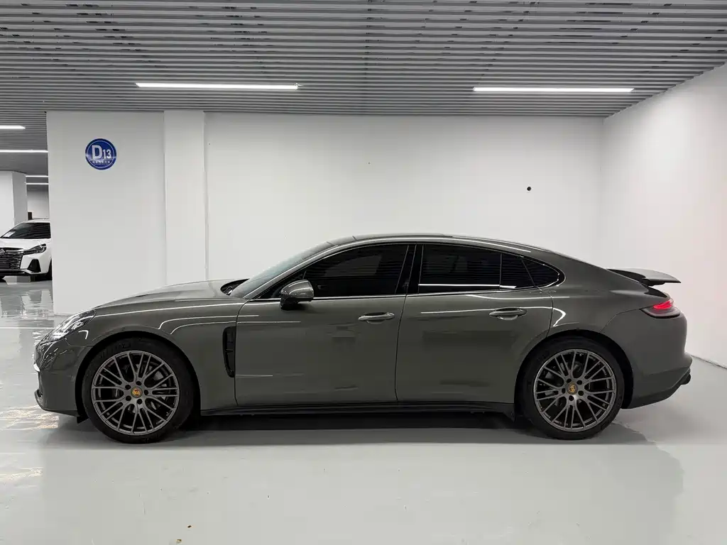Porsche Panamera — миниатюра 7