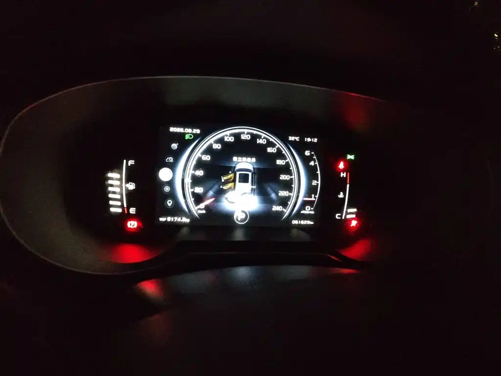 Geely Boyue — миниатюра 5