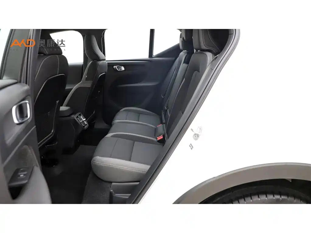 Volvo XC40 — миниатюра 7