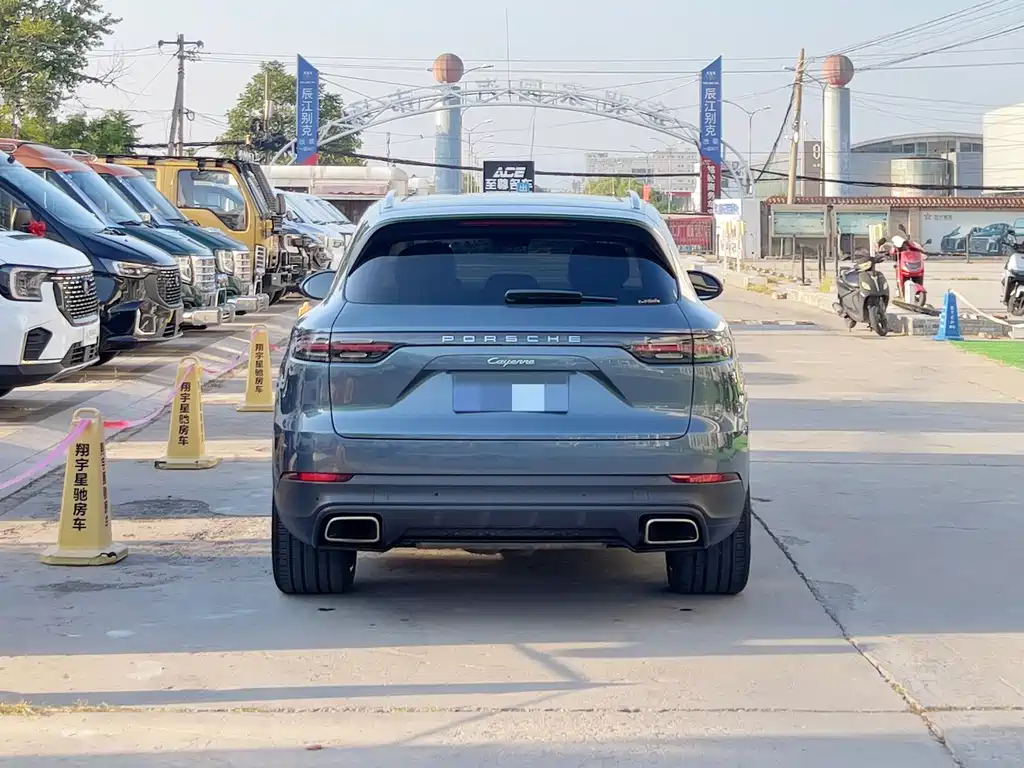Porsche Cayenne — миниатюра 4